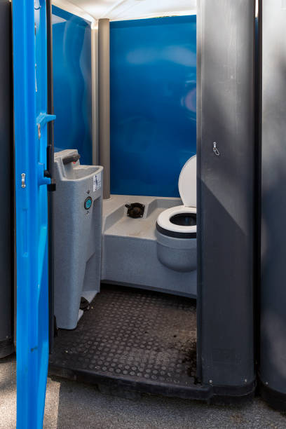 Best Portable restroom trailer rental  in Deep River Center, CT